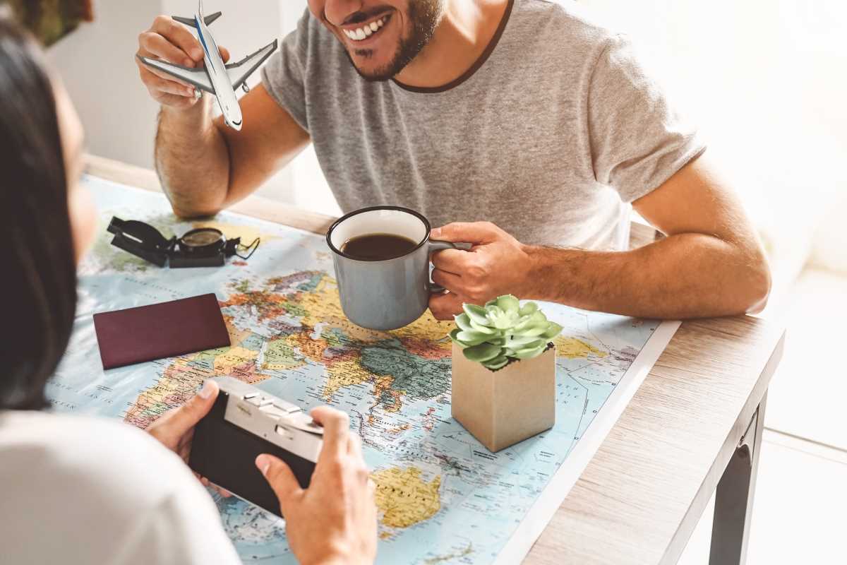 10 Easy Ways to Stay Connected with Family and Friends Across the Globe