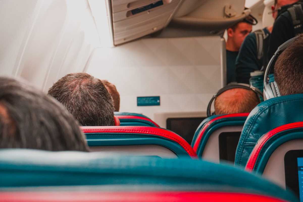 Flight Etiquette 101: How to Be a Thoughtful and Respectful Passenger